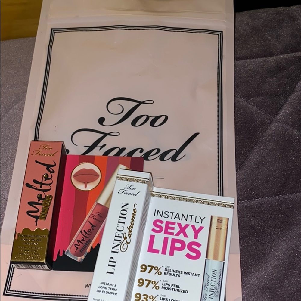 Too Faced lip set